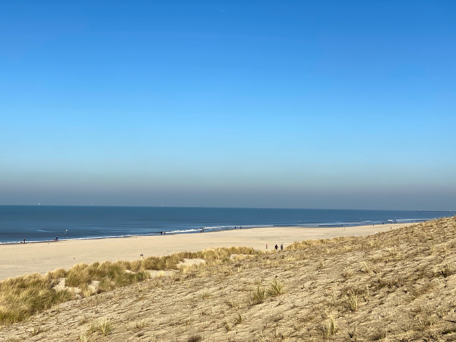 Valokuva Kijkduinin rantaista. mukavuudet alueella