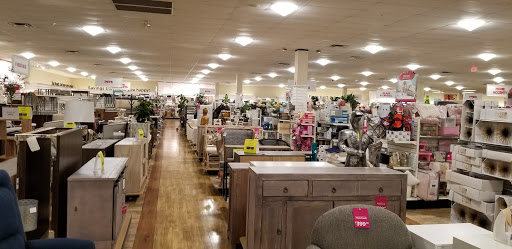 Department Store «T.J. Maxx & HomeGoods», reviews and photos, 111 Taunton St, Plainville, MA 02762, USA