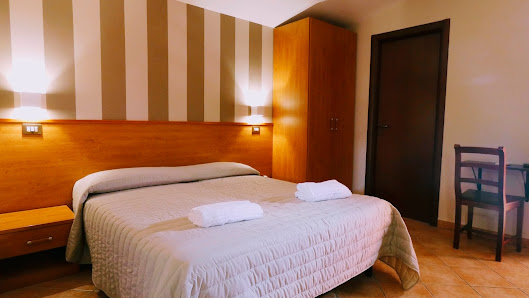 Hotel La Suite SR156 dei Monti Lepini Km 22, 200, 04010 Prossedi LT, Italia