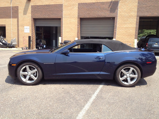 Auto Body Shop «Oakdale Collision Center», reviews and photos, 1040 Gershwin Ave N, Oakdale, MN 55128, USA