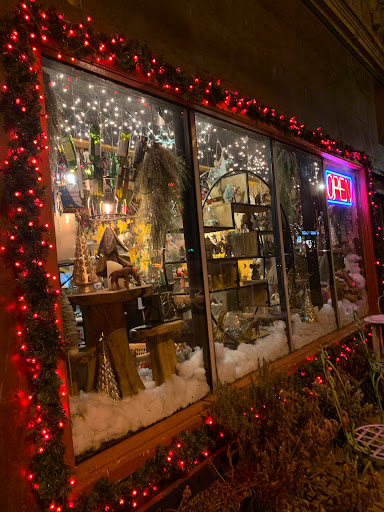 Home Goods Store «Red Tree Furniture», reviews and photos, 701 E Market St, Louisville, KY 40202, USA