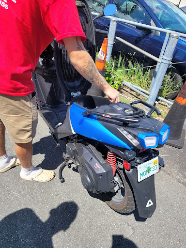 Scooter Rental Service «Hot Scooter Rental & Bicycles», reviews and photos, 2910 E Sunrise Blvd, Fort Lauderdale, FL 33304, USA