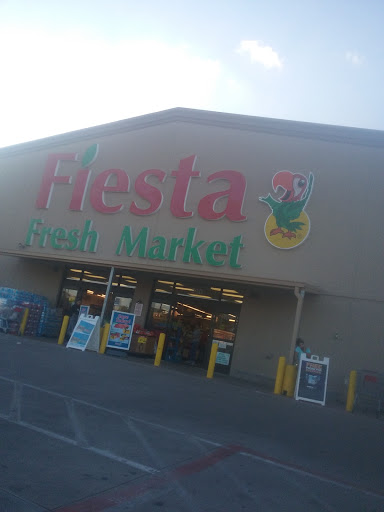 Supermarket «Tienda Fiesta Mart», reviews and photos, 210 E Davis St, Conroe, TX 77301, USA