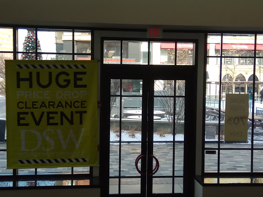 Shoe Store «DSW Designer Shoe Warehouse», reviews and photos, 1301 S Joyce St, Arlington, VA 22202, USA