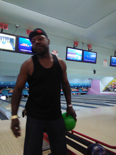 Bowling Alley «Renaissance Bowling Center», reviews and photos, 19600 Woodward Ave, Detroit, MI 48203, USA