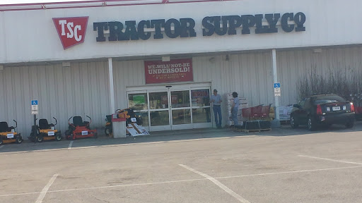 Home Improvement Store «Tractor Supply Co.», reviews and photos, 3601 E McGalliard Rd, Muncie, IN 47303, USA