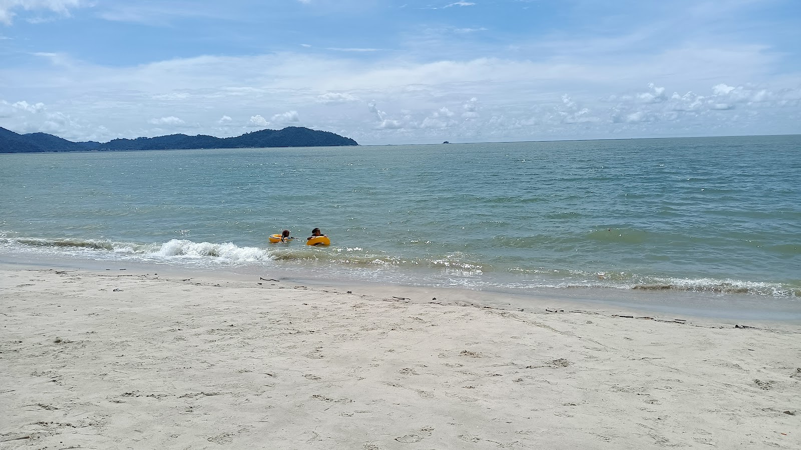 Teluk Senangin Beach photo #9