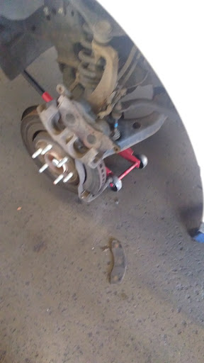 Auto Repair Shop «Meineke Car Care Center», reviews and photos, 2401 Westown Pkwy, West Des Moines, IA 50266, USA