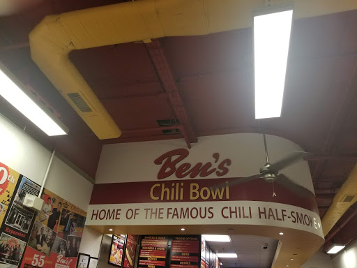 Shopping Mall «Colonial Village Shopping Center», reviews and photos, 1723 Wilson Blvd, Arlington, VA 22209, USA