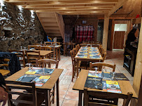 Atmosphère du Restaurant français Au Montagnard à Murol - n°9
