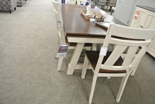 Furniture Store «Raymour & Flanigan Furniture and Mattress Store», reviews and photos, 275 Glen Cove Rd, Carle Place, NY 11514, USA