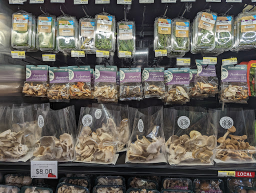 Grocery Store «Earth Fare North Canton», reviews and photos, 3939 Everhard Rd NW, North Canton, OH 44709, USA