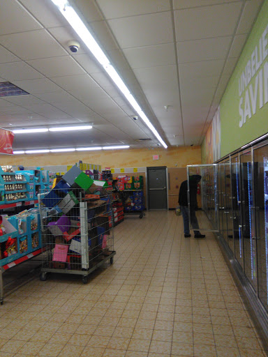 Supermarket «ALDI», reviews and photos, 1600 W 117th St, Lakewood, OH 44107, USA
