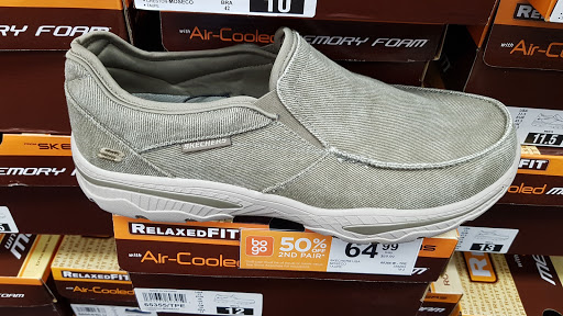 Shoe Store «Rack Room Shoes», reviews and photos, 735 Premium Outlets Blvd, Hagerstown, MD 21740, USA