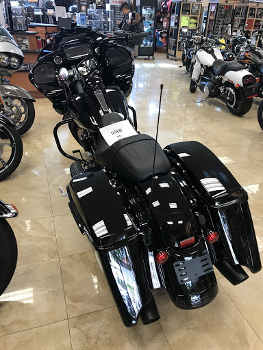 Harley-Davidson Dealer «Miracle Mile Harley-Davidson», reviews and photos, 215 Northern Blvd, Great Neck, NY 11021, USA