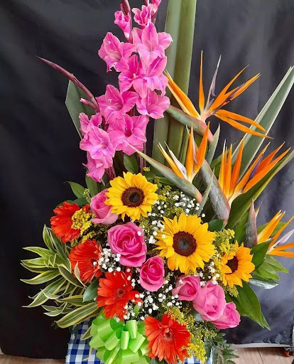 Florist «Blue Daisy Floral & Design», reviews and photos, 102 S Arlington Heights Rd, Arlington Heights, IL 60005, USA