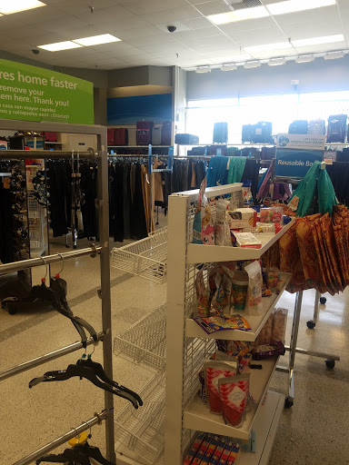 Clothing Store «Ross Dress for Less», reviews and photos, 5635 Woodruff Ave, Lakewood, CA 90713, USA