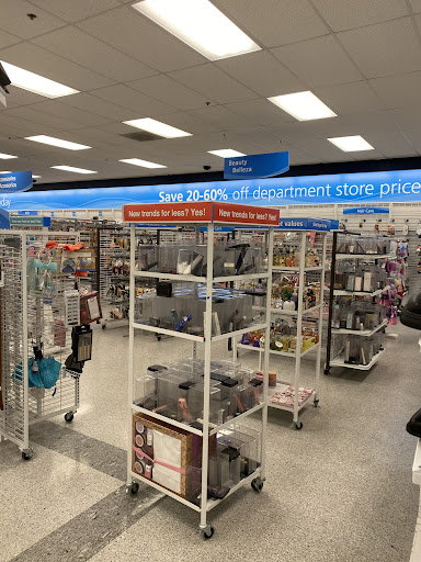 Clothing Store «Ross Dress for Less», reviews and photos, 6507 Fallbrook Ave, West Hills, CA 91307, USA