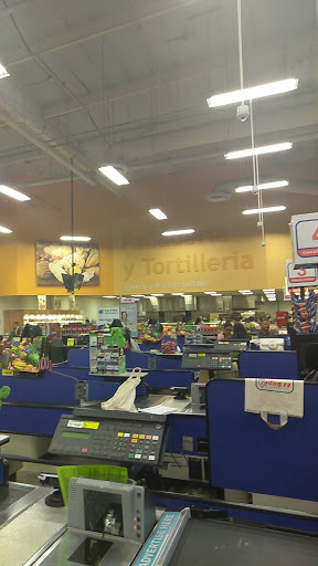 Grocery Store «El Super», reviews and photos, 315 San Fernando Mission Blvd, San Fernando, CA 91340, USA