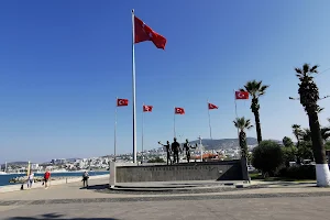 Kuşadası Atatürk Anıtı image