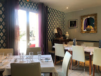 Atmosphère du Restaurant Le Goût des Hôtes à Pusignan - n°1