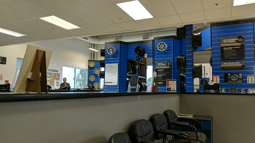 Tire Shop «Les Schwab Tire Center», reviews and photos, 51531 SE 2nd St, Scappoose, OR 97056, USA