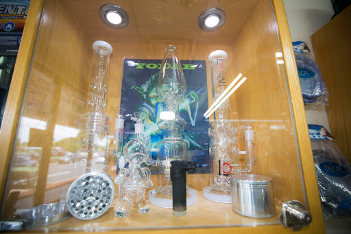 Tobacco Shop «Vape & Smoke Shop - Pines», reviews and photos, 2072 N University Dr, Pembroke Pines, FL 33024, USA