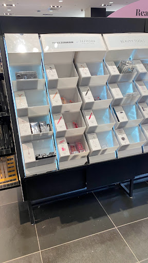 Cosmetics Store «SEPHORA», reviews and photos, 108 N State St Ste 134, Chicago, IL 60602, USA