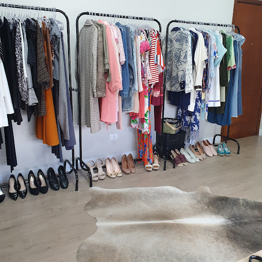 Logo da empresa - Petit Closet Brechó