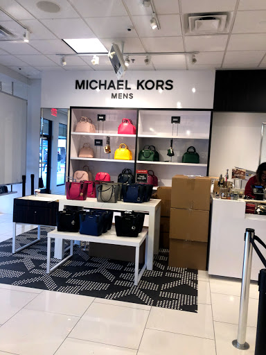 Fashion Accessories Store «Michael Kors», reviews and photos, 348 Nut Tree Rd #348, Vacaville, CA 95687, USA