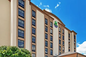 Holiday Inn Express & Suites Houston - Memorial Park Area, an IHG Hotel image