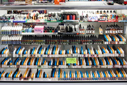 Tobacco Shop «Habits Vape & Smoke shop», reviews and photos, 8391 Folsom Blvd, Sacramento, CA 95826, USA