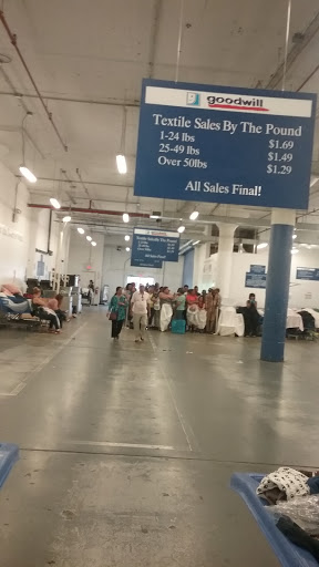 Thrift Store «Goodwill Industries Outlet Store & Donation Center», reviews and photos, 47-47 Van Dam St, Queens, NY 11101, USA