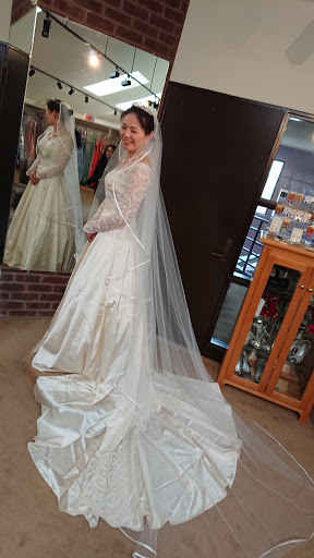 Bridal Shop «Cocoa Couture», reviews and photos, 575 E Chocolate Ave, Hershey, PA 17033, USA