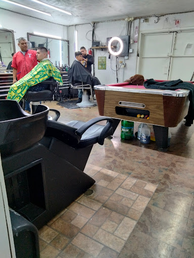 Barber Shop «Scissor Hands Barbershop», reviews and photos, 2420 W Clarendon Dr, Dallas, TX 75211, USA