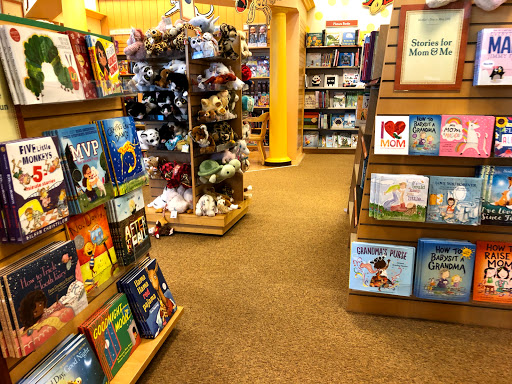 Book Store «Barnes & Noble», reviews and photos, 58 S 32nd St, Camp Hill, PA 17011, USA