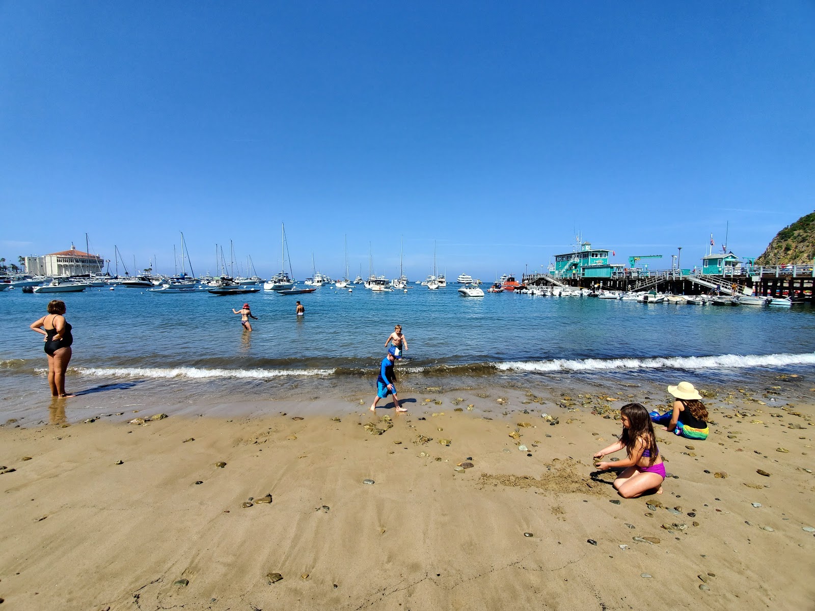 Φωτογραφία του Middle Beach με ευθεία ακτή