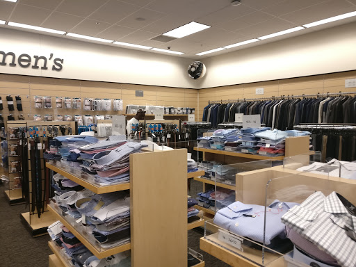 Department Store «Nordstrom Rack Rivers Edge Shopping Center», reviews and photos, 4036 E 82nd St, Indianapolis, IN 46250, USA