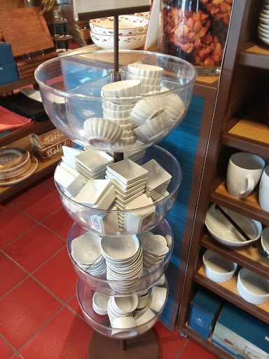 Home Goods Store «Pier 1 Imports», reviews and photos, 1927 W Gray St, Houston, TX 77019, USA