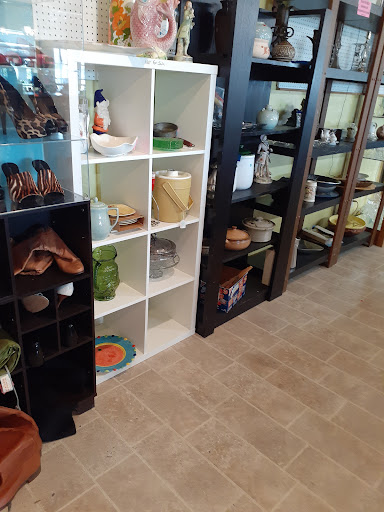 Thrift Store «Habitat For Humanity Thrift Store», reviews and photos, 1635 N Old Dixie Hwy, Jupiter, FL 33469, USA