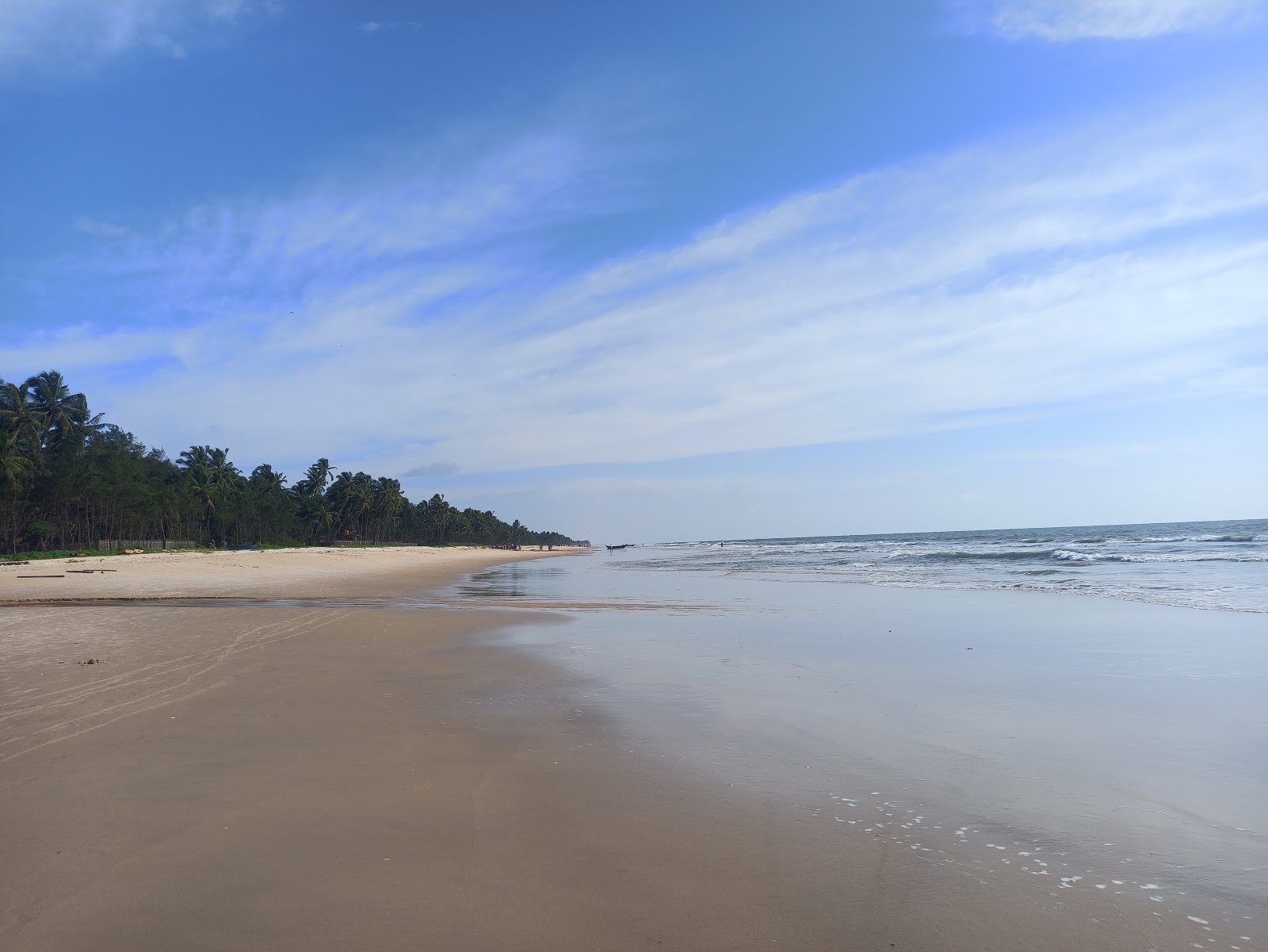 Foto di Padukere Beach e l'insediamento