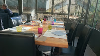 Atmosphère du Restaurant français Restaurant Pétrarque et Laure à Fontaine-de-Vaucluse - n°10