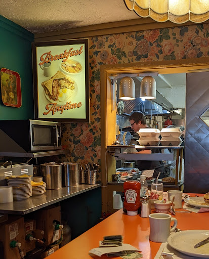 Freds Diner image 9