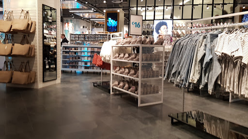 Stores to buy men's pyjamas Amsterdam