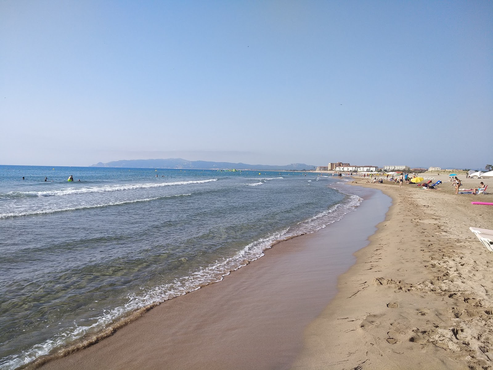 Foto van L'Estartit Strand met ruim strand