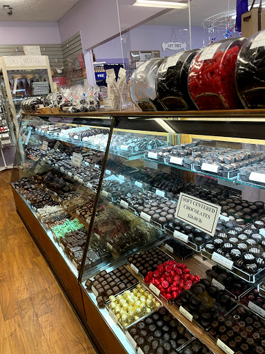 Candy Store «Wayside Country Store», reviews and photos, 1015 Boston Post Rd E #1, Marlborough, MA 01752, USA