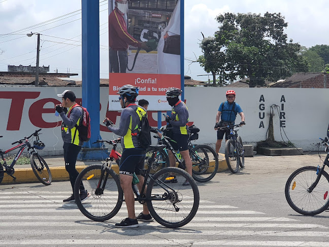 MJ65+QJJ, El Triunfo, Ecuador