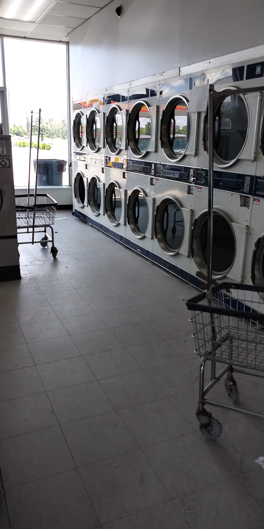 Sani-Clean Laundromat