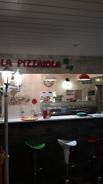 Atmosphère du Pizzeria La Pizzaiola à Labastide-Rouairoux - n°7