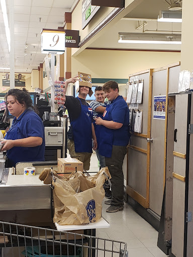 Grocery Store «Kroger», reviews and photos, 202 S Main St, Rushville, IN 46173, USA